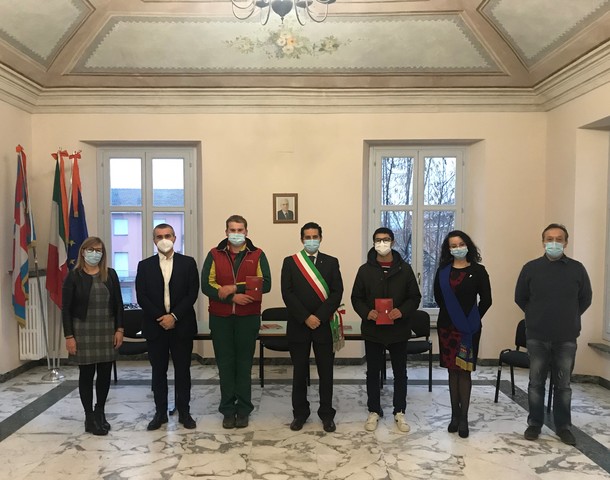 Senatore Berutti a Castelnuovo Belbo per la consegna della costituzione italiana ai diciottenni