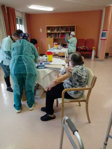 Castelnuovo Belbo: prime dosi di vaccino anti Covid-19 nella casa di riposo "I Giardini"